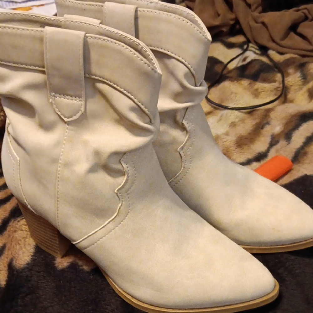 Cream Heeled Boots with Western Flair